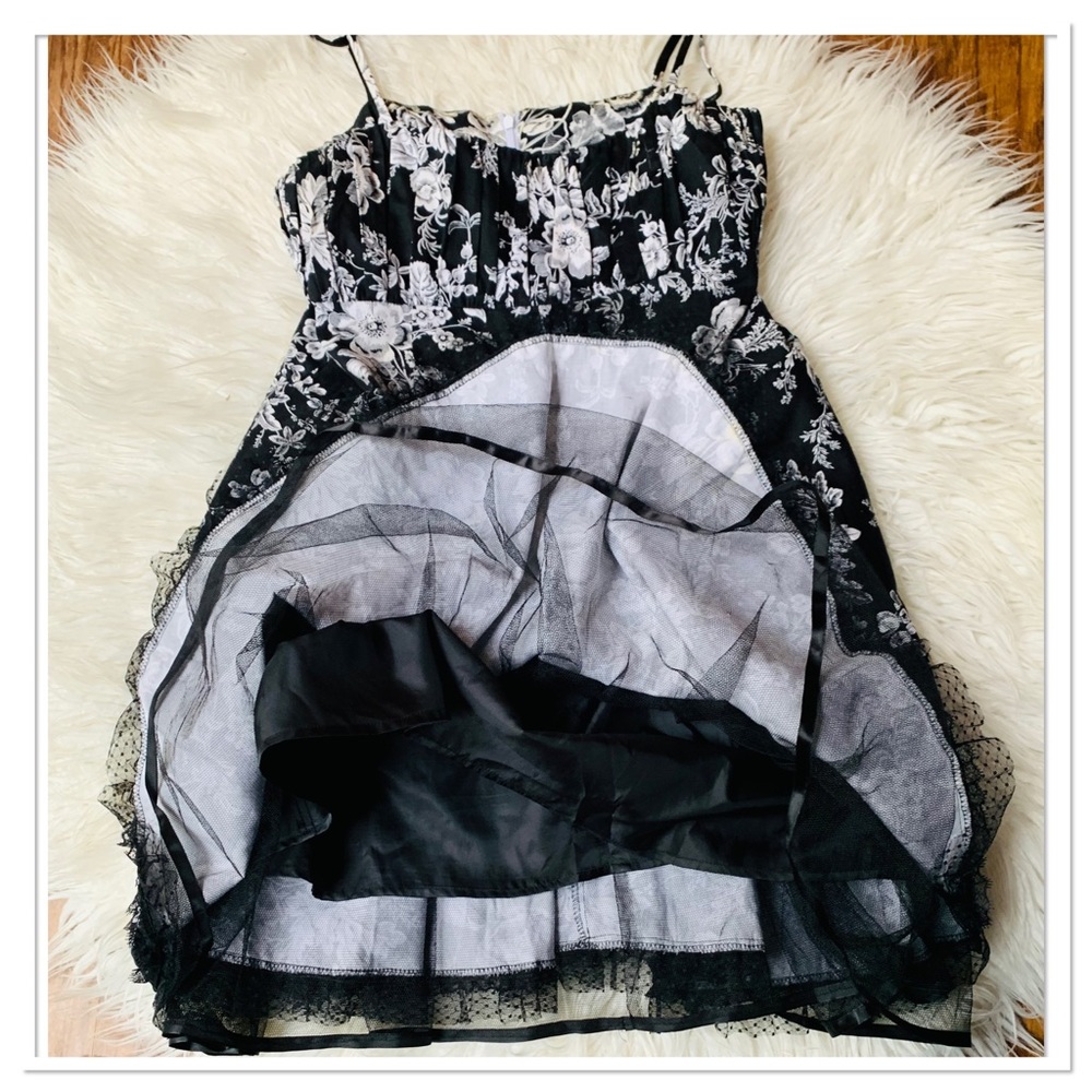 Voodoo Vixen Pin Up Dress Black White Floral Polka Dot Lace Trim Size XL - Picture 2 of 12
